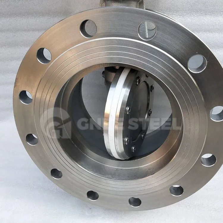 Metuljasti ventil s trojnim zamikom iz ogljikovega jekla