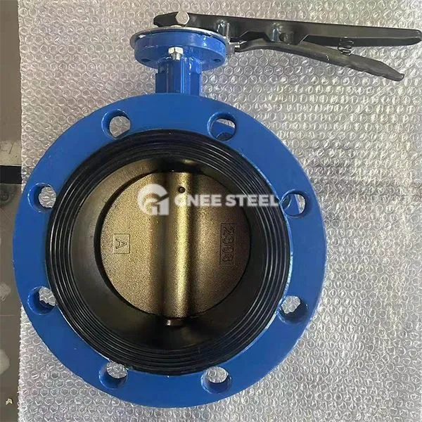 Dvojne prirobnice zaklopke metulja