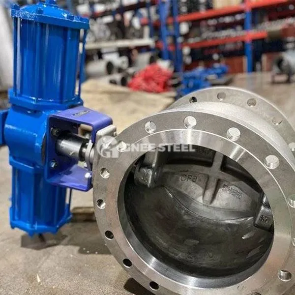 Napol kroglični ventil